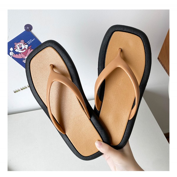 Summer Flip Flops For Women Wearing Anti Slip Beach Shoes And Flip Flops