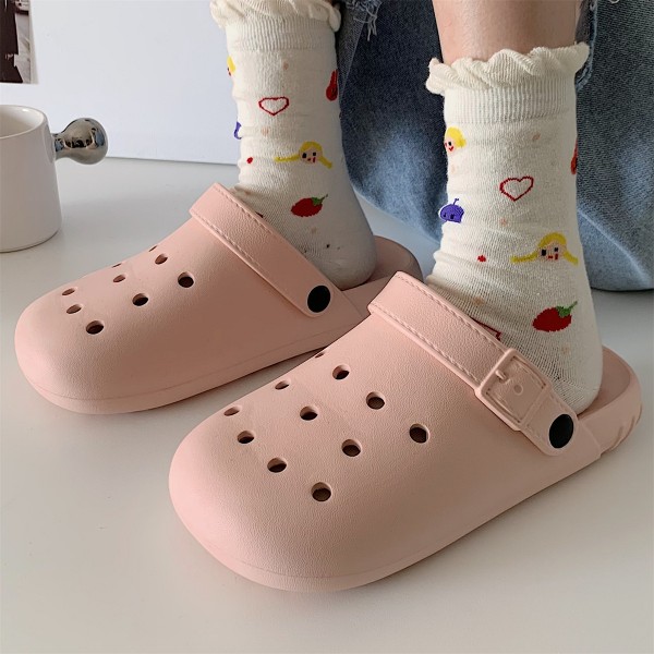 Summer Outwear By The Seaside Fashion Ins Personalized Street Style EVA Step On Shit Soft Thick Sole Beach Hole Shoes Female